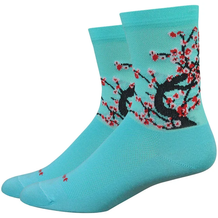 DeFeet Aireator Blossom Women’s Bike Socks – Blue