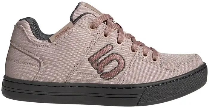 Mountain Bike Shoes Five Ten Freerider Canvas Flat – Women‘s, Wonder Taupe/Warm Clay/Gray Six, 5.5