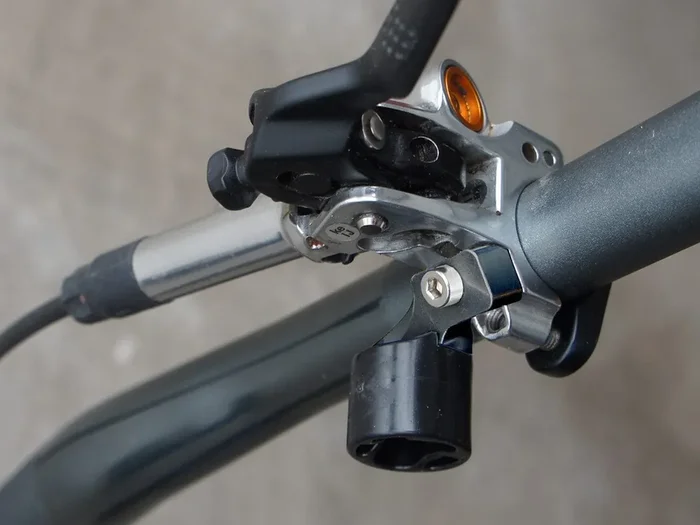 Wolf Tooth ReMount Mount – ReMount I-Spec II, Dropper Post Parts